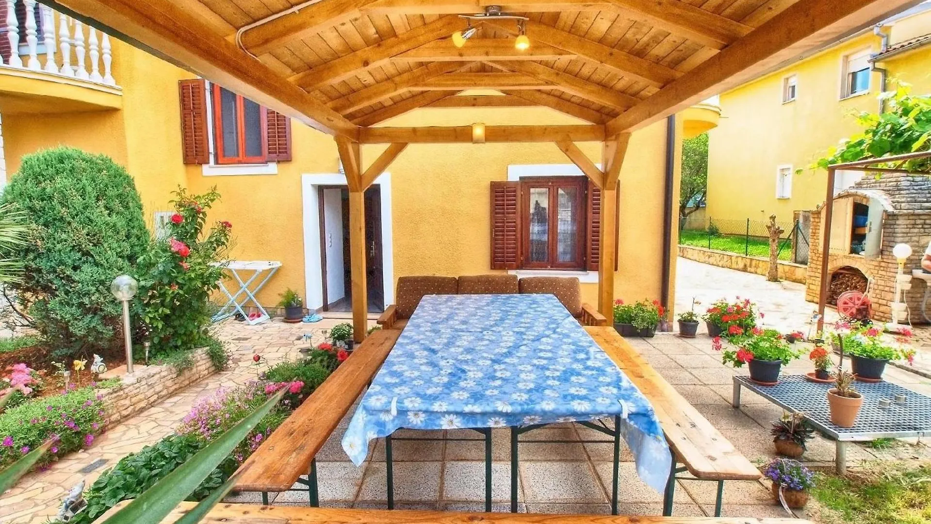 Apartment Ferienwohnung Fuer 4 Personen Ca 47 Qm In Pula-Fondole, Istrien Istrische Riviera Stinjan